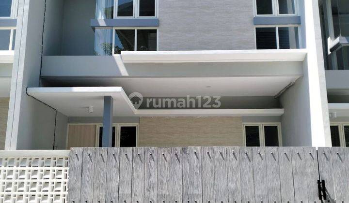 Rumah 2 Lantai Baru Semi Furnished SHM Gading Pantai Dekat Babatan Kenjeran Pakuwon City 1