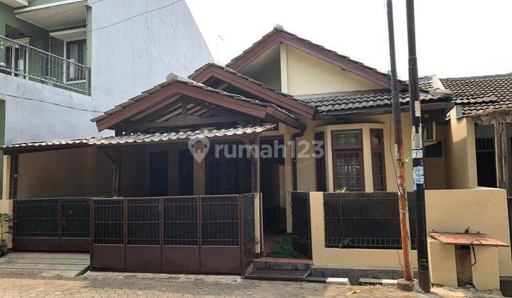 Rumah Strategis Dekat Pusat Kota Bekasi di Bumi Satria Kencana 1