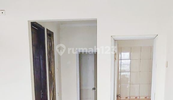 For Sale Well-Maintained Corner House in a Comfortable and Quiet Neighborhood in Jagakarsa, South Jakarta 2