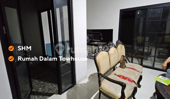 Pasar Rebo Jaktim Jual Rumah Townhouse Lokasi Sangat Strategis 2