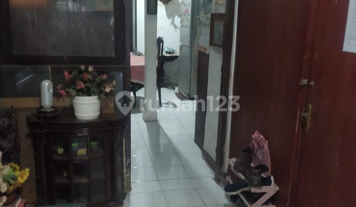 Dijual Cepat Rumah Lama Berbentuk Rumah Kost di Area Prime SCBD Jakarta Selatan