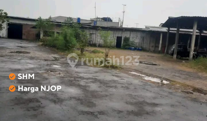 For Sale, Strategically Located Land by the Main Road, Accessible for Containers, NJOP Price in Cipinang, East Jakarta. For Sale, Strategically Located Land by the Main Road, Accessible for Containers, NJOP Price in Cipinang, East Jakarta.