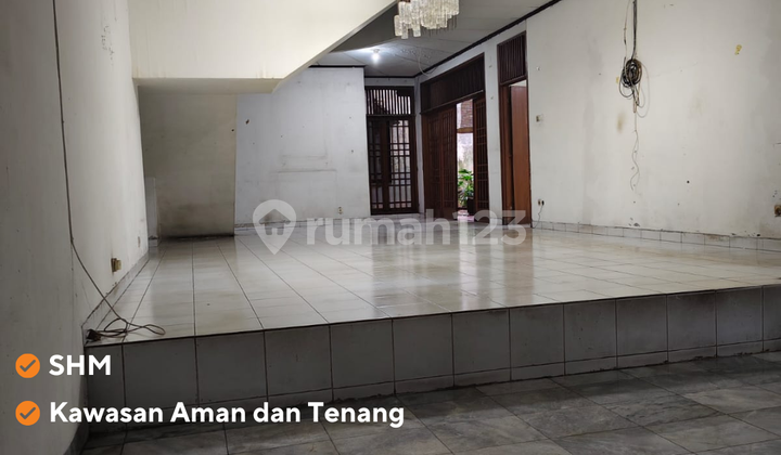 For Sale Old House Needs Renovation Rare Find SCBD Area Senayan South Jakarta 2
