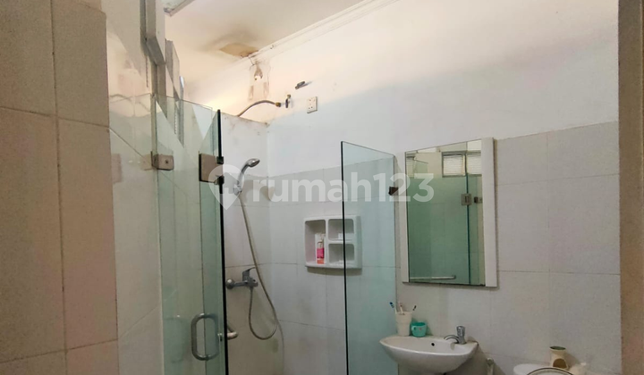 For Sale House in a Complex Strategic Location in Kalimalang, East Jakarta For Sale House in a Complex Strategic Location in Kalimalang, East Jakarta