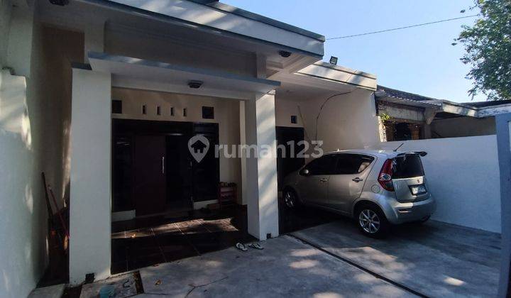 Rumah Bagus Unfurnished SHM di Jalan Abdul Karim Rungkut Surabaya
, Surabaya 1