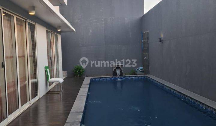 Rumah Bagus Unfurnished HGB di Graha Natura, Surabaya 2