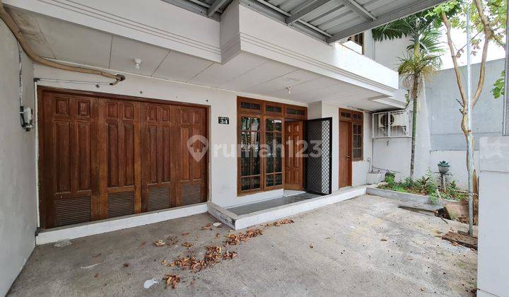 Rumah Bagus Unfurnished SHM di Manyar Jaya, Surabaya 2