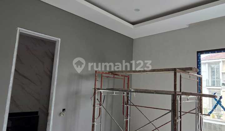 Waterfront Citraland High Spec Baru Gress Mewah 3 Lantai Surabaya 2