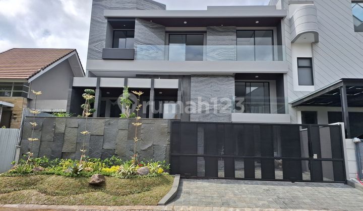 New Gress Bgi Citraland Split Level Modern Minimalis Surabaya 2