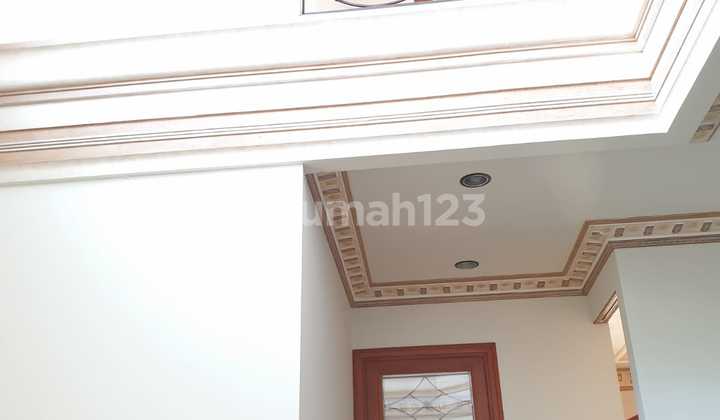 Lux Classic Luxury House Babatan Pilang Wiyung West Surabaya 2