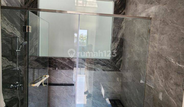 Baru Gress 2,5 Lantai Minimalis Modern Lisbon Pakuwon Indah Sby 2