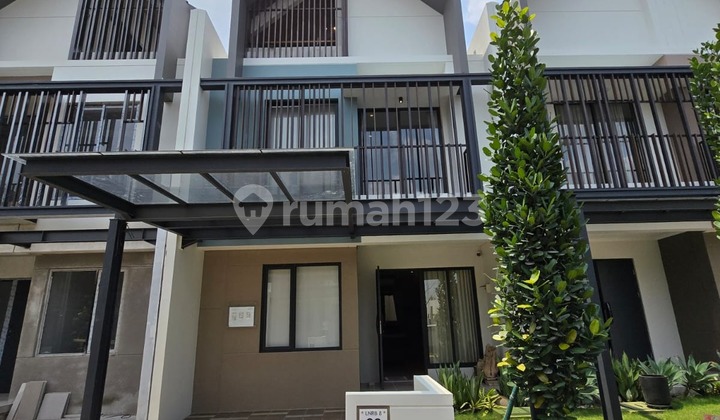 For Sale Fast Move-In Ready Leonara House in Summarecon Serpong 1