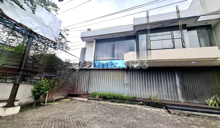 2-Story Shophouse 13 Meters Wide on Brigjen Slamet Riadi, Klojen, Malang 2