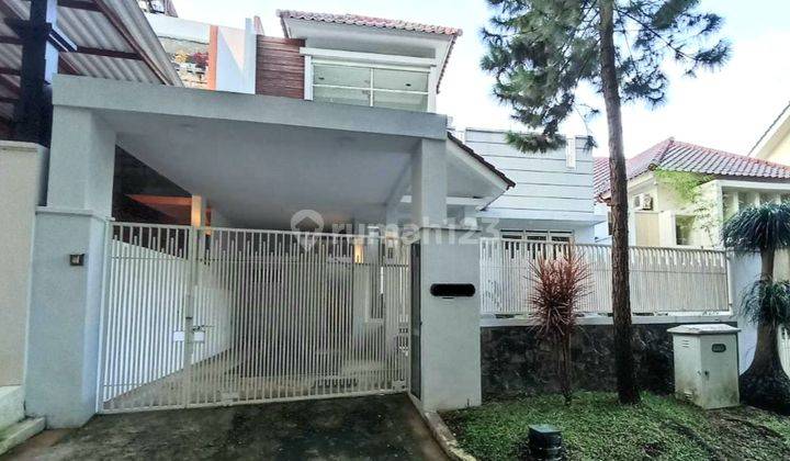 Rumah dengan Private Swimming Pool di VPT 2