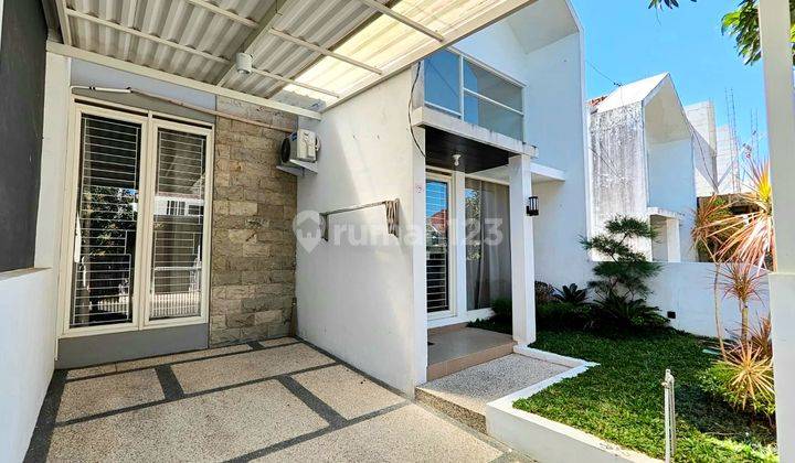 Rumah Cantik Semi Furnished di Austinville 2