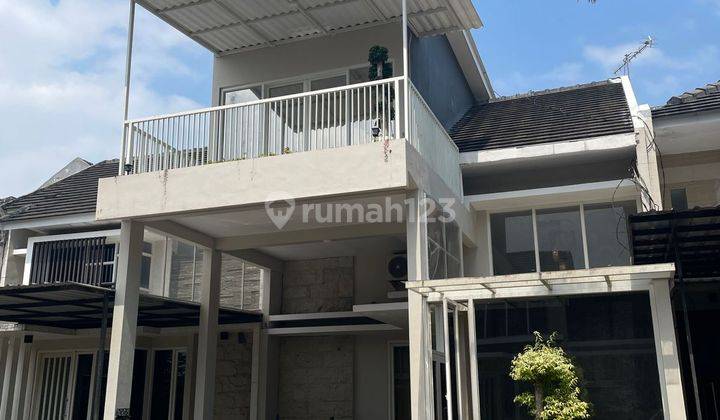 Rumah 2 Lantai Desain Modern di Dieng, Malang 1