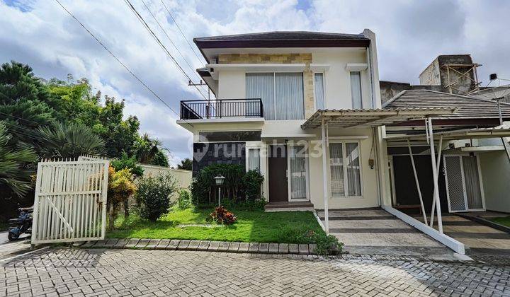 Rumah Villa 2 Lantai Full Furnished di Metro 8 Batu 1