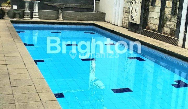 Rumah 2 Lantai dengan Private Swimming Pool di VPT 2