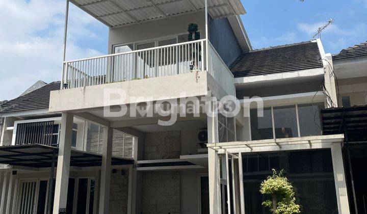 Rumah 2 Lt Desain Modern di Dieng Malang 1