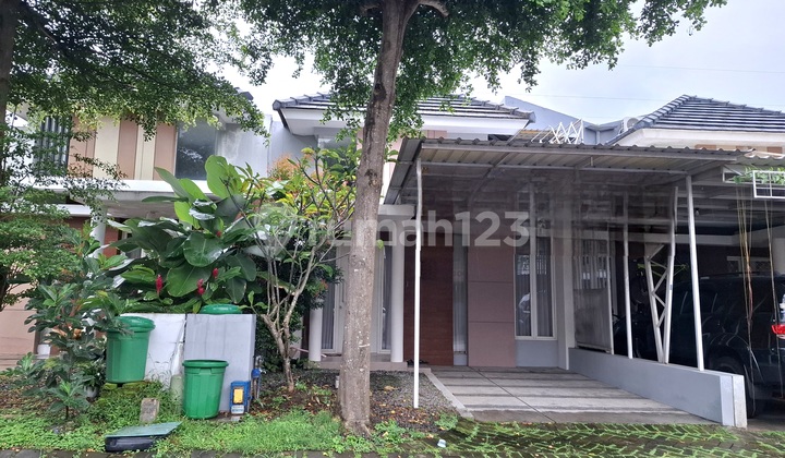 Modern Minimalist House in Green Orchid Soekarno Hatta