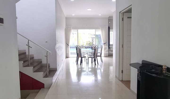 Rumah Semi Furnish Dengan Kolam Renang Di Vpt 2