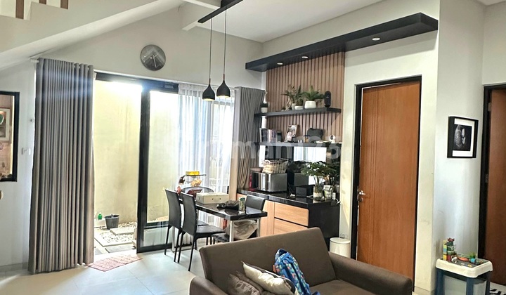 Rumah Bagus 1,5 Lantai Furnish di Austinville Dieng