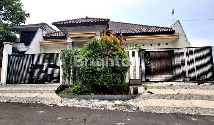 Rumah Besar di Bukit Dieng Kota Malang 1