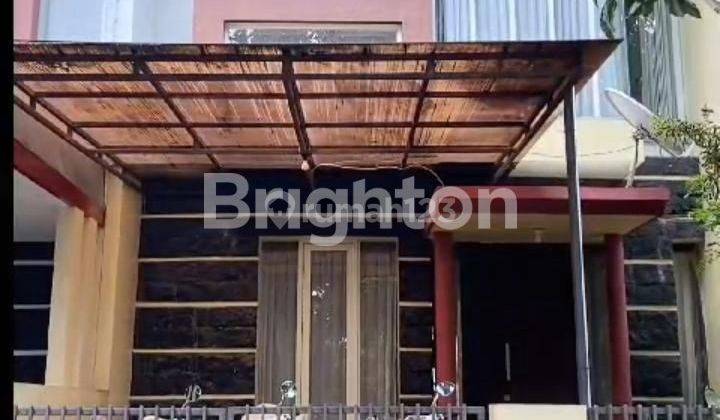 Rumah modern minimalis di permata jingga Malang  1