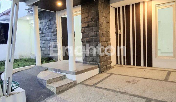 Rumah 1,5 lantai dgn 5 Kamar di Austinville Dieng Malang 1