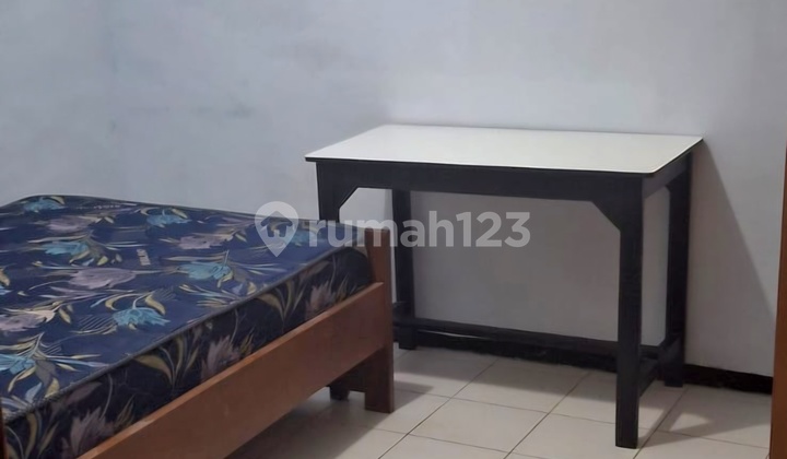 Rumah Furnish dengan 5 Kamar Tidur di Griya Shanta Suhat 2