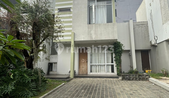 Disewakan Murah Rumah The Icon di Kawasan Bisnis Pusat Kota Bsd