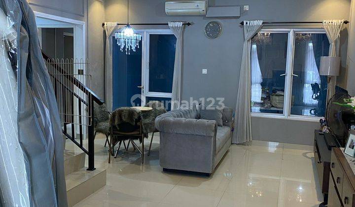 Dijual cepat rumah di Bohemia kondisi bagus,rapih hanya 5menit ke mall Summarecon. 2