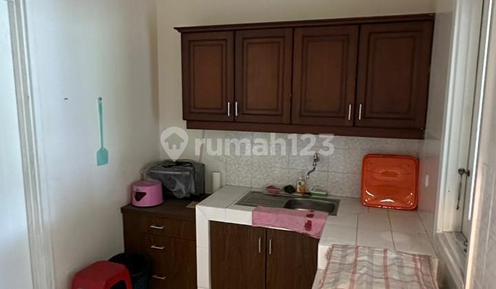 Disewakan! Rumah 2 Lantai Full Furnished Lokasi Strategis Dekat Akses Tol 2