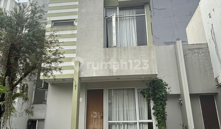 Disewakan Murah Rumah The Icon di Kawasan Bisnis Pusat Kota Bsd