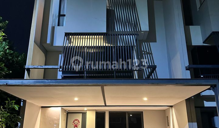 2 Units of 3-Story Fully Furnished Houses in the Strategic Area of BSD 2 Units of 3-Story Fully Furnished Houses in the Strategic Area of BSD