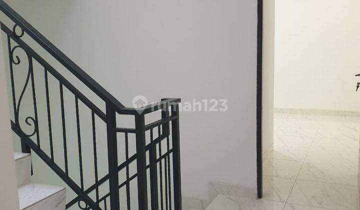 Rumah 3 Lantai Baru Unfurnished di Muara Karang, Jakarta Utara 2