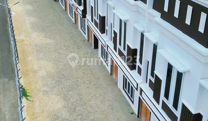 Jual Rumah / Villa Baru Komplek Mentari Greenwich Jalan Letda Sujono - Mandala - Aksara - H.m Yamin - Medan Kondisi Kosong Tidak Ada Perabotan  2
