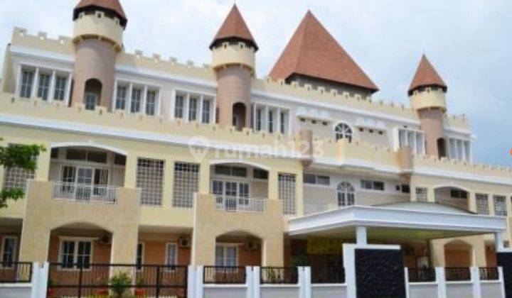 Rumah 2 lantai dekat perbelanjaan, Rumah sakit sekolahan didalam perumahan Royal Residence Surabaya Barat, dekat Citraland, dekat graha family, dekat wisata bukit mas 2