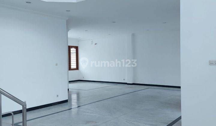 Rumah 2 lantai di nol jalan raya di Darmo Permai Surabaya Barat, dekat HR Muhammad, dekat mayjen sungkono, dekat graha family, dekat bukit darmo golf 2