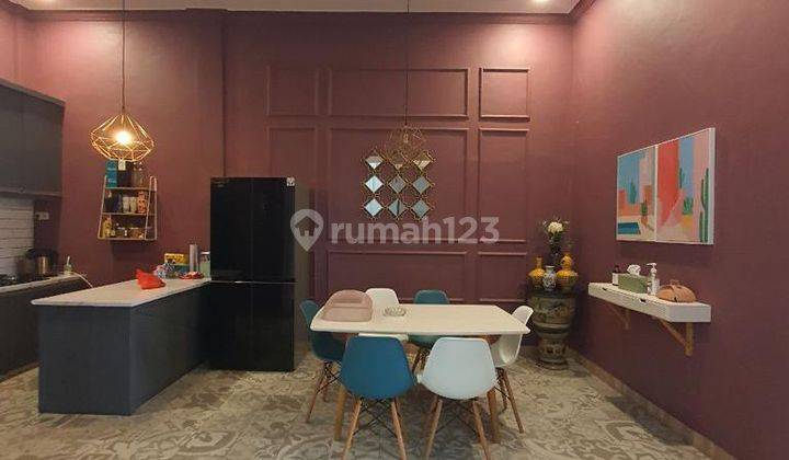 Rumah Mewah 2 Lantai Siap Huni Lokasi Strategis Rumah Semi Furnished SHM - Sertifikat Hak Milik di Jl parit h husin 2 komplek heritage, Pontianak Tenggara 2