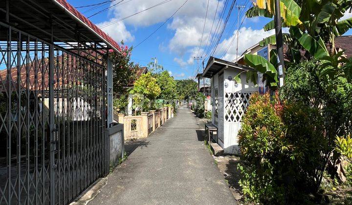 Rumah Murah Di Tengah Kota Pontianak       Rumah Unfurnished Butuh Renovasi di Jalan selayar - kota baru, Pontianak Selatan 2