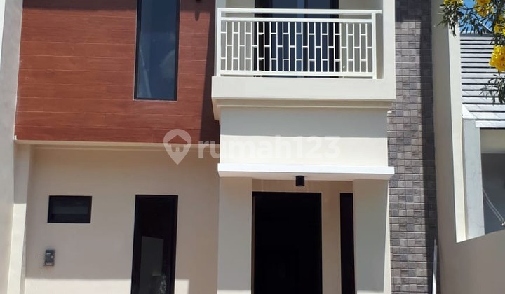Rumah 2 Lantai Baru Sertifikat Hak Milik di Alam Hijau, Surabaya