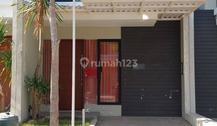 Rumah 2 Lantai Baru Furnished SHM di Northwest Lake Citraland, Surabaya 1