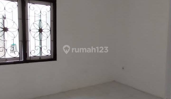 Rumah Bagus Semi Furnished SHM di Bukit Palma Citraland Utara, Surabaya 2