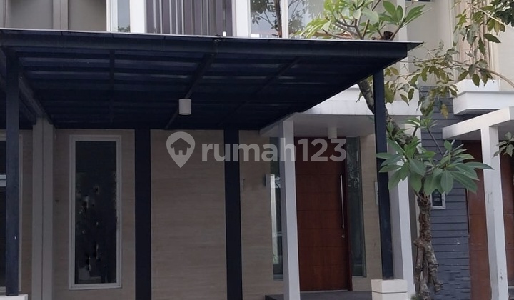 Rumah 2 Lantai Bagus HGB di Northwest Park Citraland Utara, Surabaya