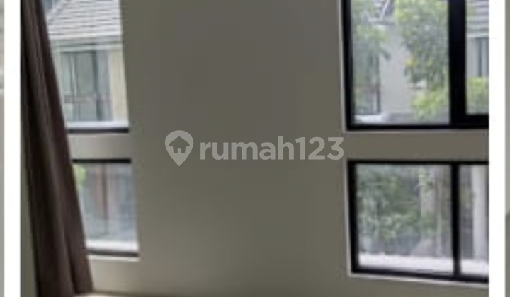 Rumah 2 Lantai Bagus Semi Furnished di Northwest Lake Citraland Utara, Surabaya 2