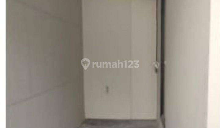 Rumah 2 Lantai Bagus Semi Furnished di Northwest Lake Citraland Utara, Surabaya 2