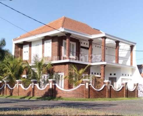 Rumah 2 Lantai Bagus HGB di Bukit Palma, Surabaya