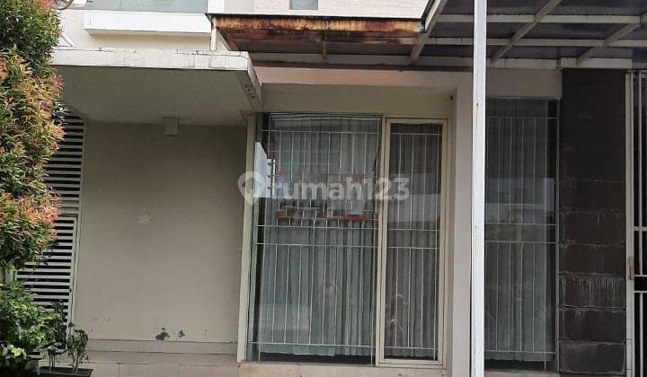 Rumah 2 Lantai Bagus SHM di Pakuwon Indah Granada, Surabaya 1