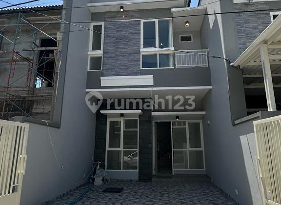 Rumah 2 Lantai Bagus SHM di Prada Permai , Surabaya